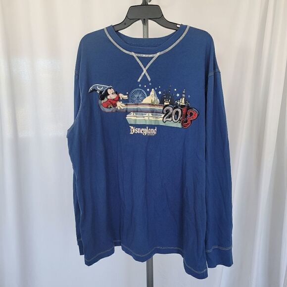 DISNEY PARKS 2013 Disney Resort Sweatshirt Size XXL - Picture 4 of 8
